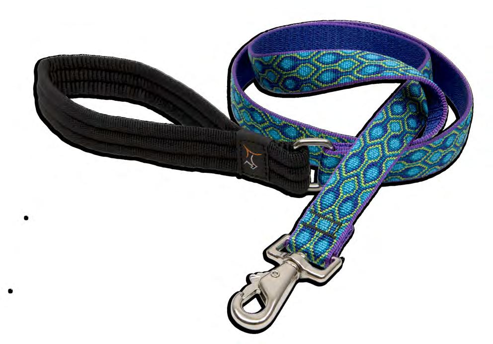 Unique padded handle, loved by dog-walkers. Our custom-made buckle is the strongest in the industry. To protect fur and skin, the ends of the material are turned under and stitched.