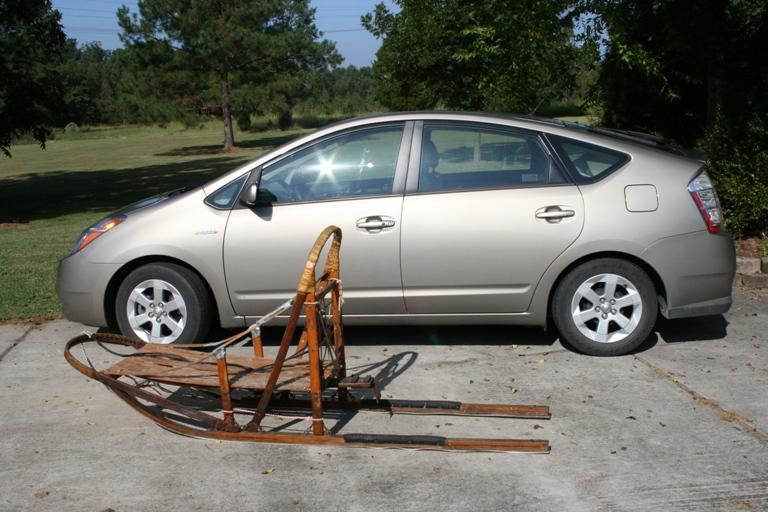 A Prius and a Sled English/Language Arts Jumpstarts for Your Iditarod Here are some lesson ideas my sled and Prius generated. 1. Use the photo of the sled next to the Toyota Prius as a writing prompt.