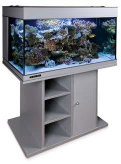 mm float glass, with a 12 mm Optiwhite front pane with no stress bars. Volume approx. 320 litres. Water height c. 49.5 cm.
