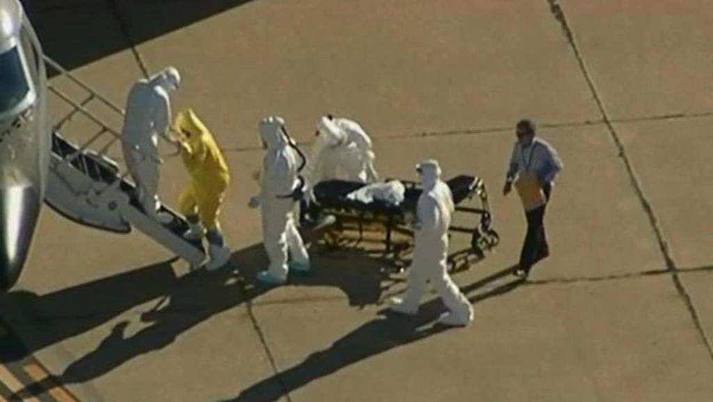 Breaking News: 'Clipboard Man' Appears to be Another Breach in Ebola Protocol http://www.