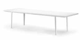 Um den Tisch zu erweitern, ziehen Sie an einer Seite des Tisches, um die zusätzliche Tischplatte freizulegen.