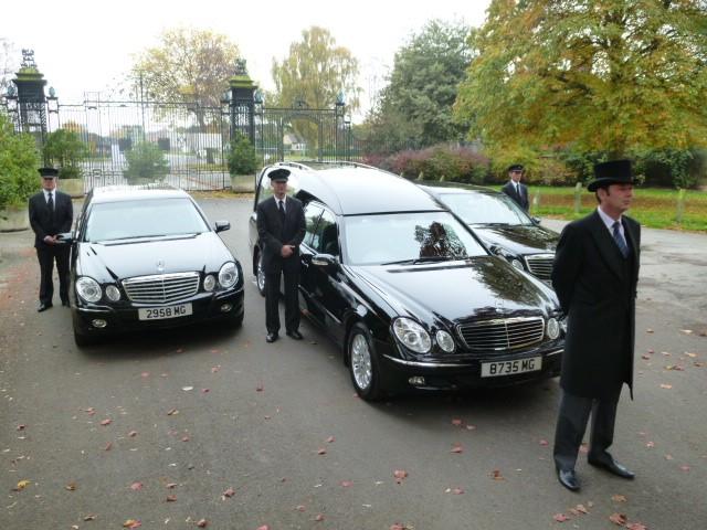 Our own staff are dressed in charcoal grey suits with black ties and the drivers wear Chauffeur s caps and our Funeral Directors wear either a morning coat, or frock coat with pinstriped trousers.