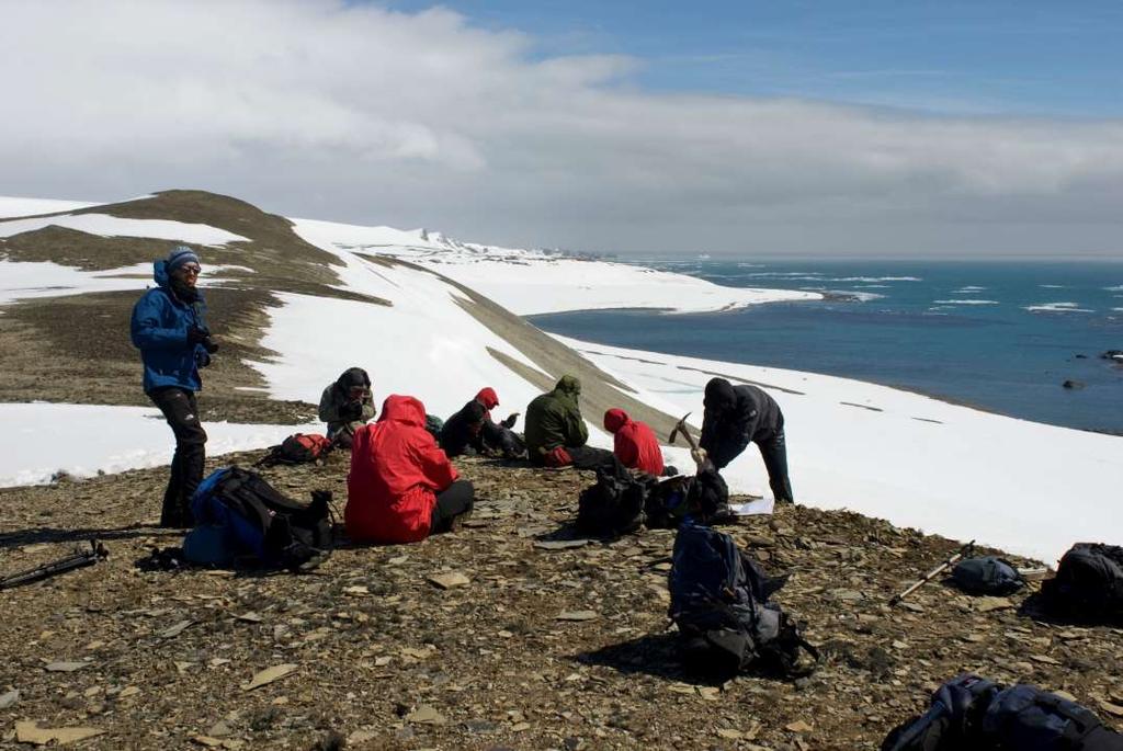 Project objectives Recover additional Late Cretaceous vertebrate fossils from Antarctica Situate