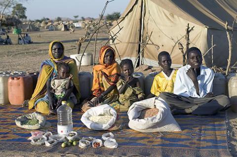 07 Chad: The Aboubakar family of Breidjing Camp Food