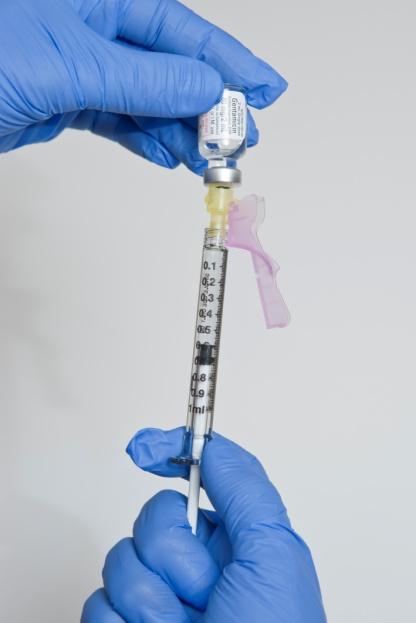 8. Draw up 0.6 ml of Gentamicin into the syringe. 9. Remove the needle from the Gentamicin vial. 10.