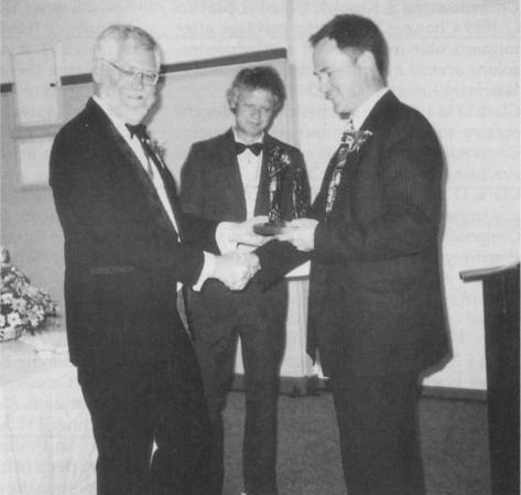 SAVA Awards SAVV Toekennings, 1996» Young Veterinarian of the Year Award Gary Albert Bauer The Young Veterinarian of the Year Award is presented to a veterinarian not registered for longer than 10