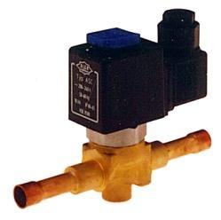 Solenoid Valves Series 110RB, 200RB, 240RA, Normally Closed Nominal Capacity Liquid Line Duty kw Type Kv-Value m 3 /hr 110RB2 0.2 3.7 4.2 200RB3 0.4 7 7.9 200RB4 0.9 16.5 18.8 200RB6 1.