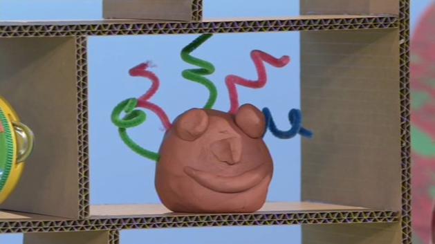 MAKE AND DO How to Make Mister Clay Head How to Make a Clay Snail Ball of malleable clay Pipe cleaners Manipulate the clay until it is workable Roll the clay round and round on a table to