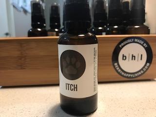 ITCH To soothe itchy skin, calm rashes and welts. This blend is used to for both dogs and cats. The Itch Blend contains Lavender, Roman Chamomile, Geranium, Myrrh and organic Aloe Vera Juice.