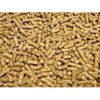 Complete Pelleted Feed Light brown with yellow spots, smooth, tubular shaped particles
