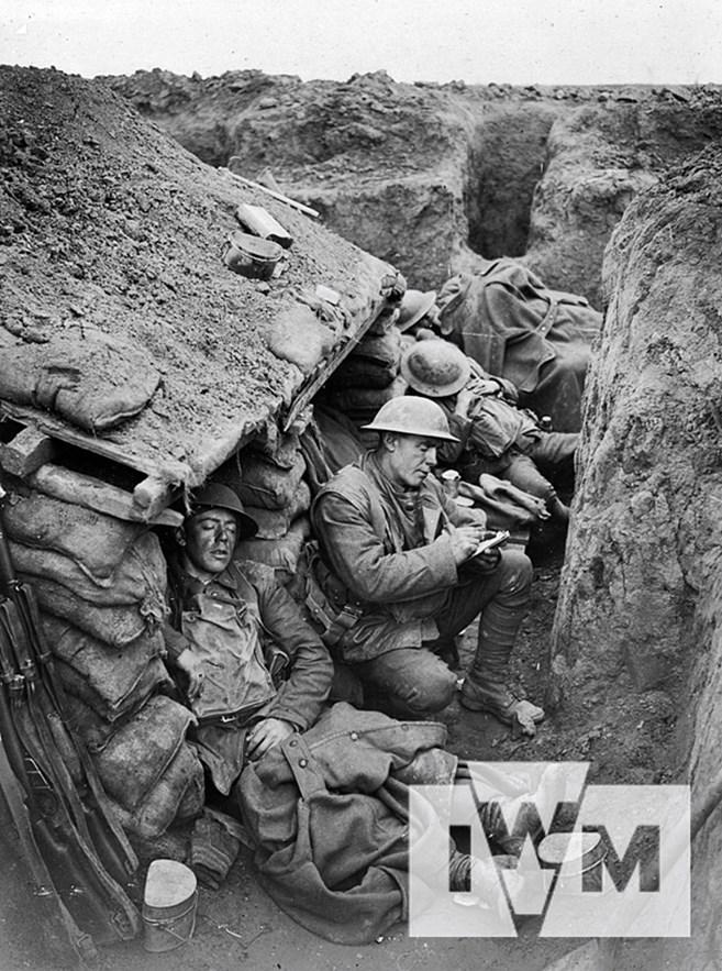 I Canadian Soldiers on the Western Front During the day time soldiers often slept or wrote letters, like these Canadian soldiers
