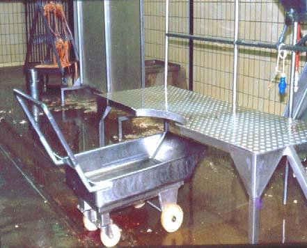 Fig. 76: Viscera cart for green bovine offal: In small operations, green