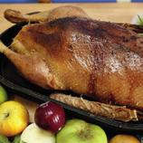 Bronze Free Range Whole Turkeys (priced per bird) B04 4-5kg Turkey (serves 6-8) 62 B05 5-6kg Turkey (serves 8-10) 76 B06 6-7kg Turkey (serves 10-12)