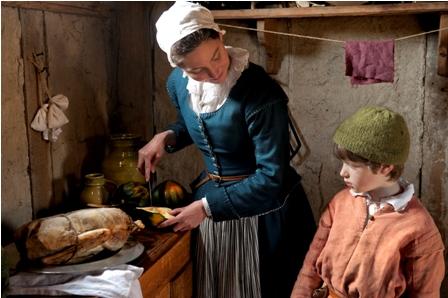 Lesson 10: Colonial Food & Clothing Colonial Food In the minds of English people, the perfect diet was one of meat or fish, bread or grain-based porridges, and beer.