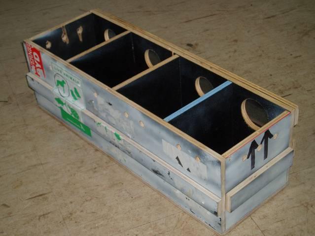 Wooden panels are suitable to separate the compartments (see Figure 7.5 & Figure 7.6). A Live Animal label is essential on the box to ensure correct handling (see Figure 7.4).