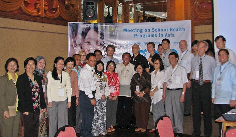 The national PPPHW team made a presentation on Strategic partnership in hygiene and sanitation for children in Indonesia, emphasizing the strategy of handwashing with soap promotion, with the