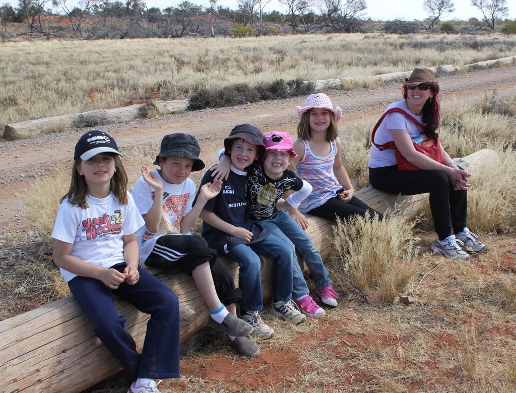 BY HANNAH SPRONK Y OUNG, OLD AND all ages in between came to celebrate fifteen successful years at the Arid Recovery Open Day on a sunny Sunday in August.