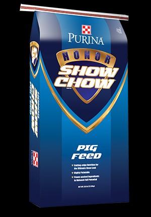 When You Are Raising Pigs, A Good Start is the Bottom Line Purina Honor Show Chow SHOWPIG 509 Honor Show Chow ShowPig 509 feed is designed for sale pigs weighing 25 lbs.