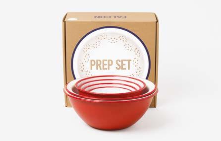 prep set pie dishes A six-piece bowl and colander set, with a bowl big enough to make a cake right down