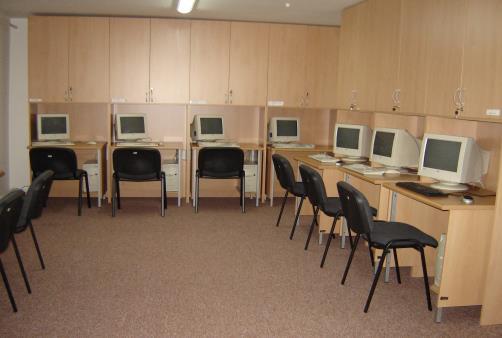 Faculty also has a computer room within the library with 10 new computers, with internet access, and also with access to CLIVE data base With realization of the Tempus project CD JEP-15017-2000
