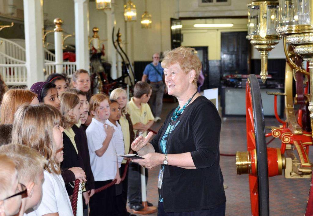 Your visit: Taught sessions 2012 KS1 and KS2 Exploring the Royal Mews The Royal Mews is one of the finest working stables in the world and is home to many of the men and women who work here as