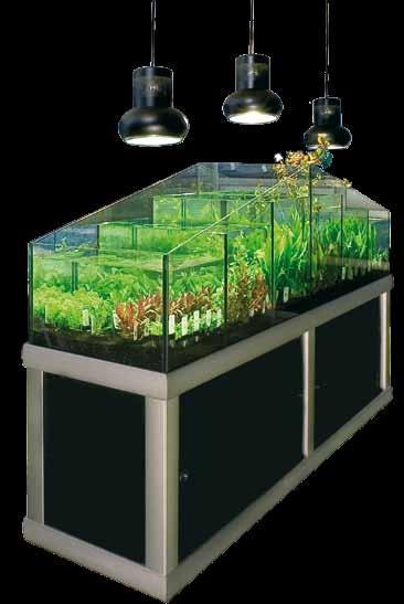 The freestanding packaging table measures 60 x 60 x 90 cm, and its width is thus the same as our standard plant aquariums.