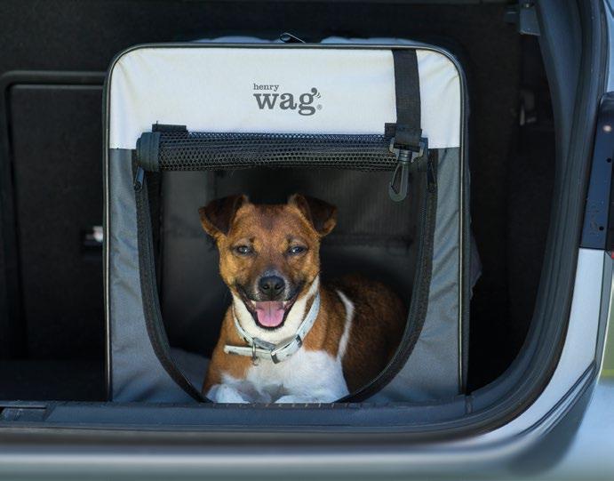 FOLDABLE FABRIC PET TRAVEL CRATE The Henry Wag folding fabric crate is the perfect solution for you and your pet. The crate is made from high quality materials with an easy zip assembly.