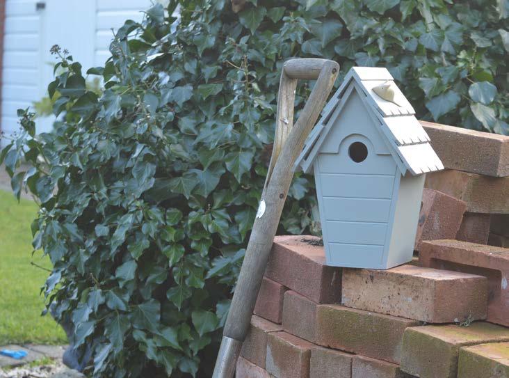 Bird Boxes & Nest Boxes The latest edition to the Robinson Garden range is our beautifully handcrafted Lyndhurst bird box / nest box.