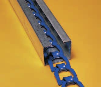 The rugged CHALLENGER feed chain with a large conveying capacity is used as conveying system.