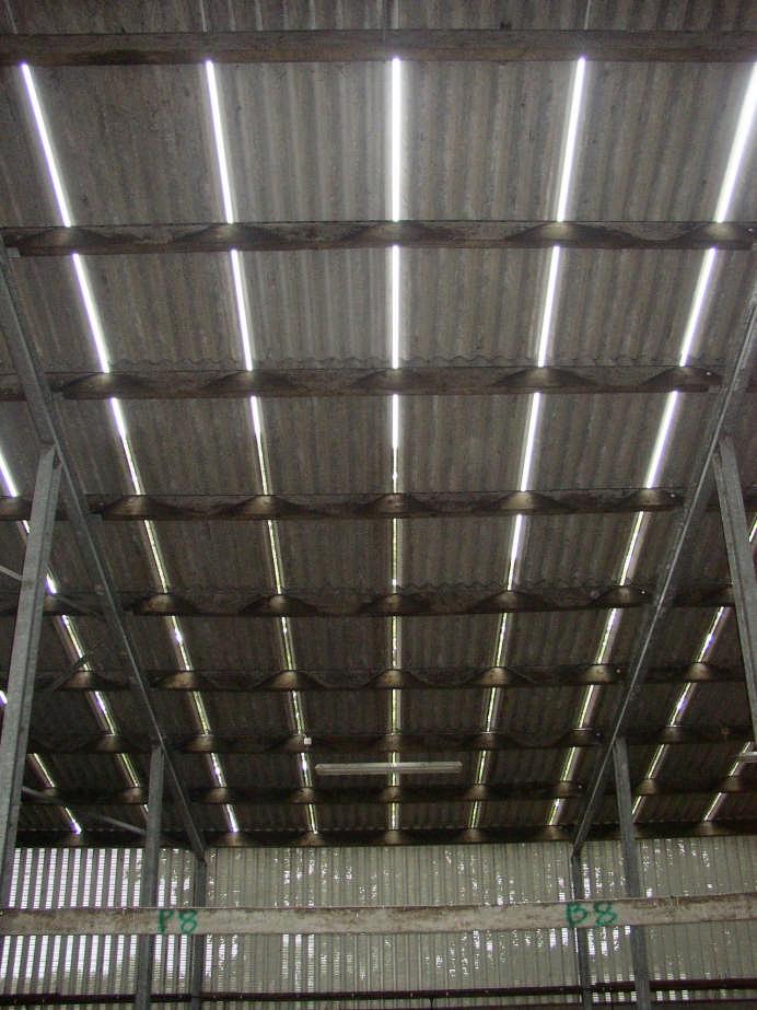 Space sheeting in the roof lets light in & stale air out. Gates Gates must be easy to use. Regularly used gates should be correctly hinged & have a large handle for easy use.