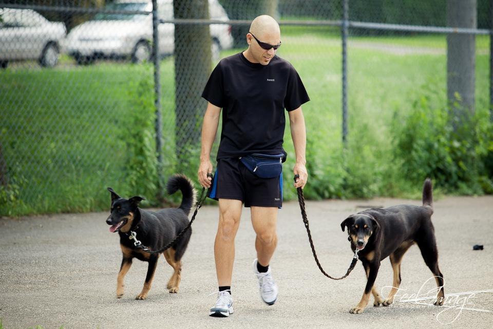 I ll be explaining your options along the way. Heeling How To Hold Your Leash Norma Jeanne with Remy If you don t intend to compete in obedience trials it doesn t matter on which side your dog heels.