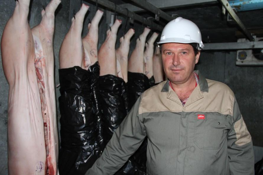 Hygiene Management Systems and competence of abattoir workers applies to all abattoirs.