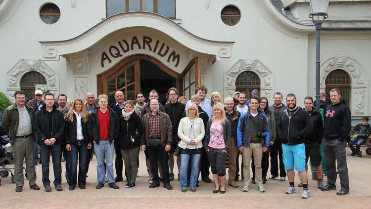Before lunch, all participants met in front of the old Aquarium building for a group photo and tour.