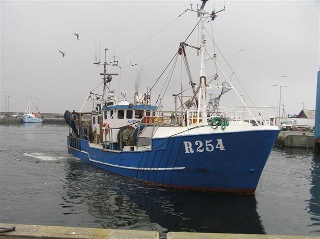To control the amount of fish in the trawl the vessel must be equipped with surveillance CCTV cameras on board sending information to the authorities.