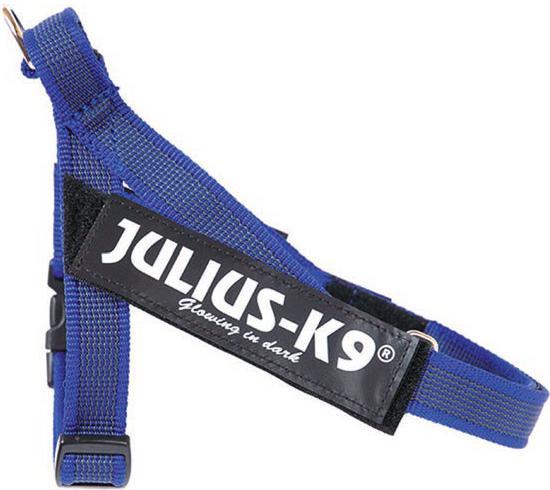 Con maniglia integrata sul dorso e marchio Julius K9 fosforescente. Nylon harnesses.