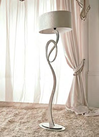 C, pleated lampshade in fabric DOLCEVITA WOODEN AND BRASS FLOOR LAMP ivory Tudor finish with