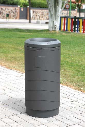 The Bow litter bin is available as an open top version in cast aluminium or side opening model with a lid in polyethylene, both finished in dark grey colour as standard.