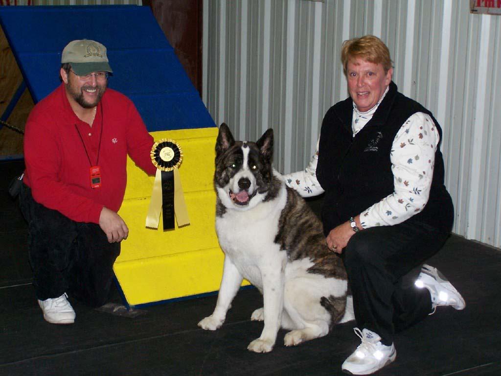 Retief on the day he earned the UACH title, the agility judge is Neil