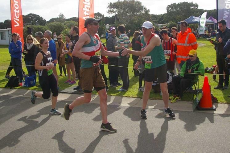 2km 32:41 James heading back towards the change-over at Anglesea Caravan Park Round 8: Anglesea Ekiden Relay (12 th August 2017) Last Saturday our Division 5 Men completed the Ekiden Relay at