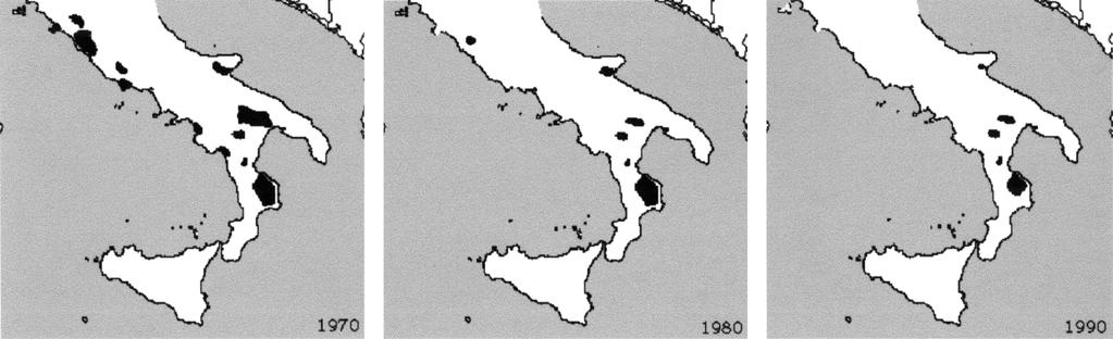 Fig. 1. Distribution of the Egyptian vulture breeding pairs in the Italian peninsula in the 1970s, 1980s and 1990s (from left to right). Fig. 2.