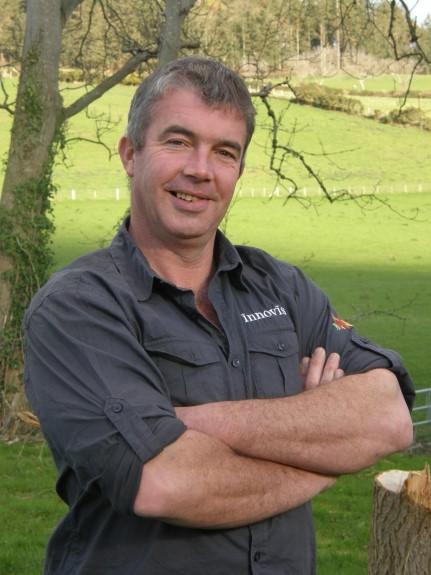 uk Duncan currently runs a partnership farm along side his parents in Stirlingshire were they farm a 1000 ewe flock with 200 acres of arable land and cattle.