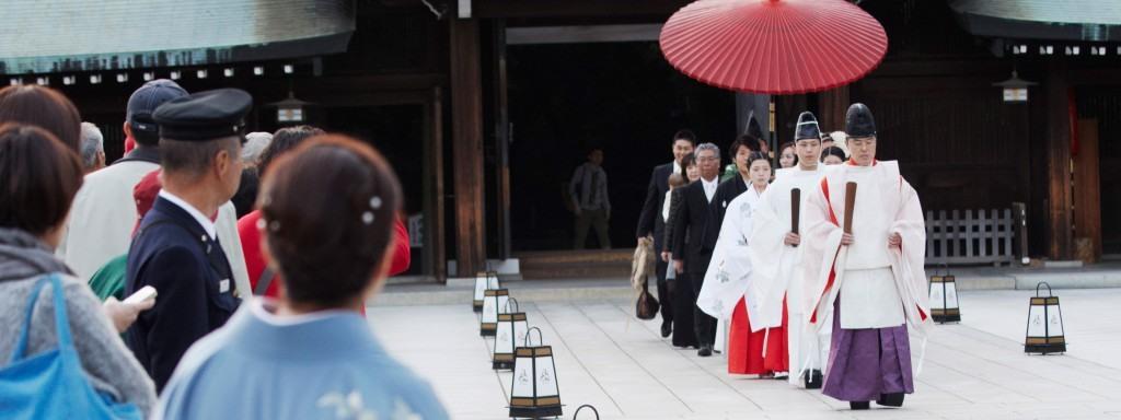 14 The great journey Caught between worlds The great journey: From to Osaka Enno Kapitza A wedding ceremony at the Shinto Meiji shrine, one of the most important religious sites in has a polarizing