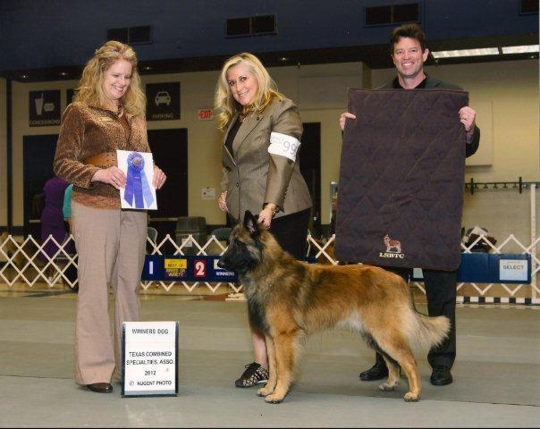 Staley and Linda Newsome) WINNERS DOG: Cynfyr's