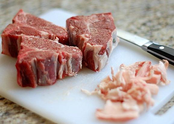 Lamb consumers want Juiciness, flavour Influenced by intramuscular fat Ideal 4-6% Range = 2 9.