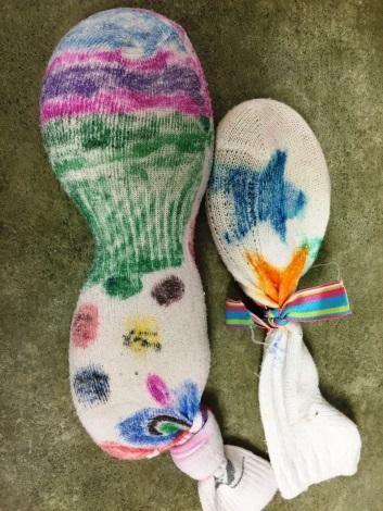 Decorated Rice Socks (25 socks = 2 hrs) Tube Socks Markers Rice Paper Directions : Step 1: Decorate tube socks with markers. Be creative and colorful!