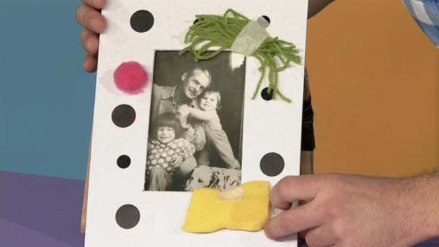 MAKE AND DO How to Make a Picture Frame A favourite picture A piece of sturdy cardboard bigger than the picture Safety scissors Things to decorate the frame with, such as sticker dots, wool, scraps