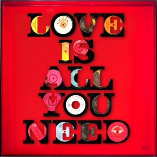 Love is All You Need 80 cm 80 cm 10 cm