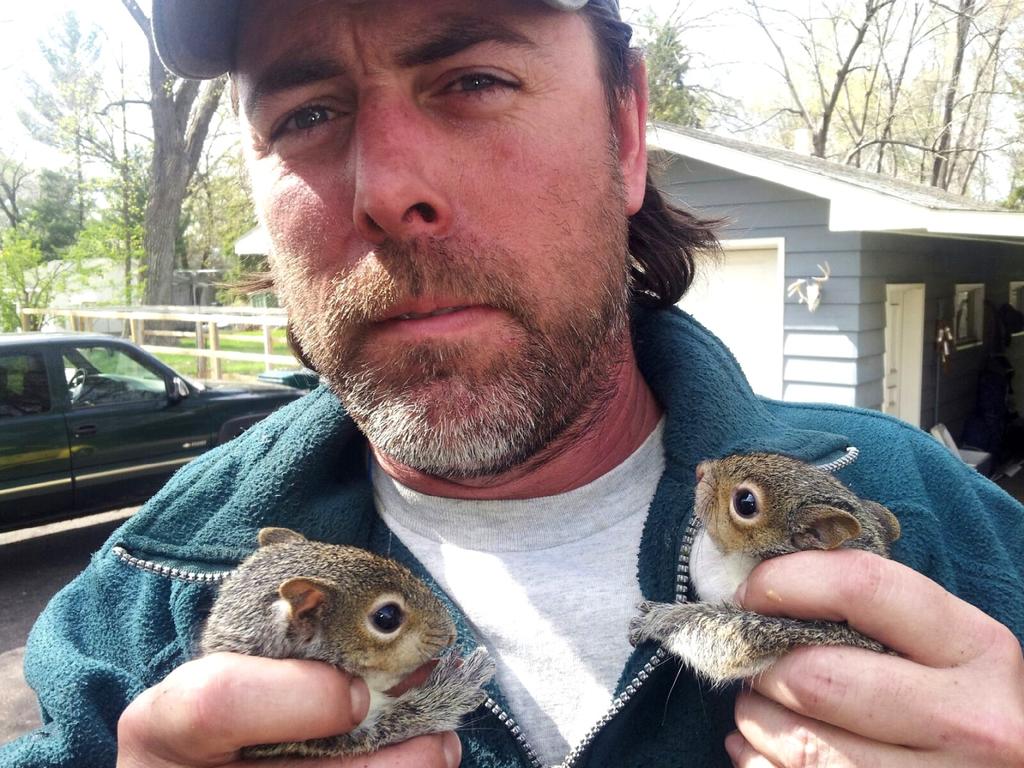 North Hudson s squirrel whisperer rescues orphaned babies By Chuck Nowlen on Jan 5, 2015 at 4:48 p.m./hudson Star-Observer Dan O Conner with two of the baby squirrels he has saved since 2011.