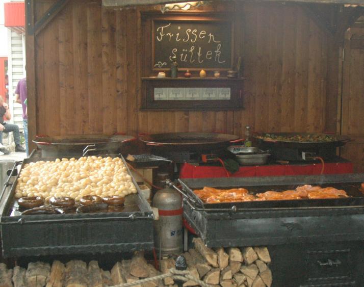Czechoslovakian Vlcak Outdoor food