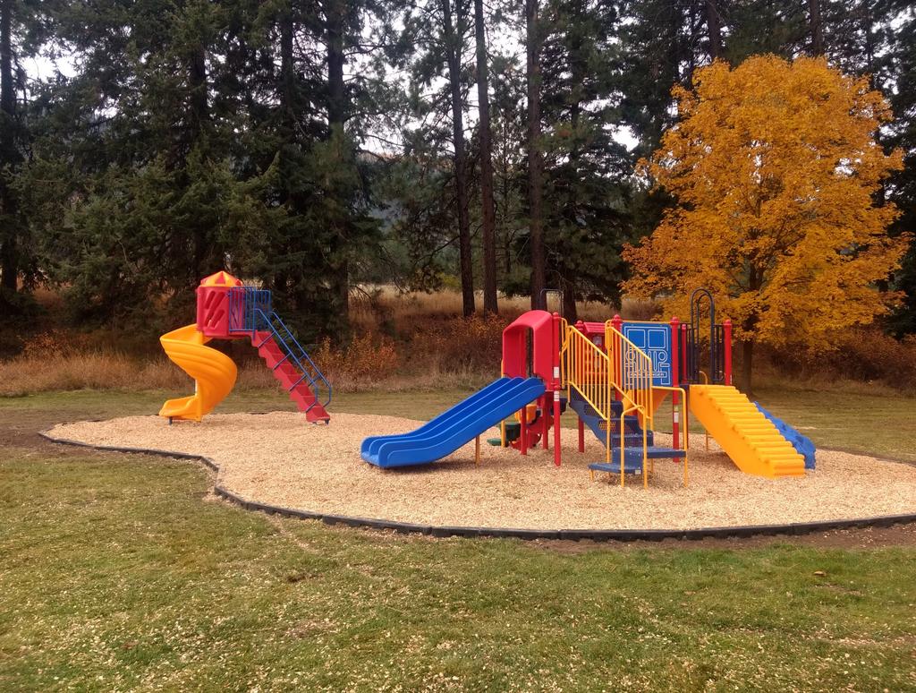 Page 4 SUPERIOR NEWS FRANK JAMES PARK Check out the new playground equipment at Frank James Park. A Big Thank you to Idaho Forest Group for their generous donation of chips for the Playground.